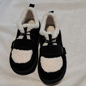 Lonza Ossa Suede & Wool Winter Shoe/Boots.Black.‎ Womans Size 38.